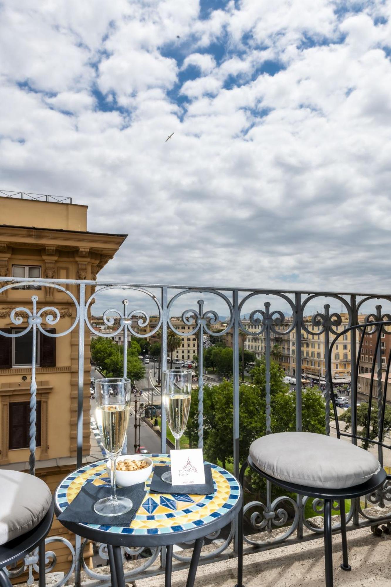 St Peter Twelve Bed and Breakfast Ρώμη Εξωτερικό φωτογραφία